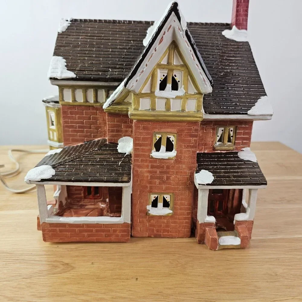 Yuletide Snow Hamlet Calgary‎ Mansion 1986 House Light & Cord Vintage Victorian